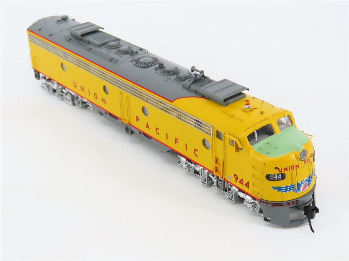 HO Walthers Proto 920-42379 UP Union Pacific EMD E9A Diesel #944 w/ DCC &amp; Sound