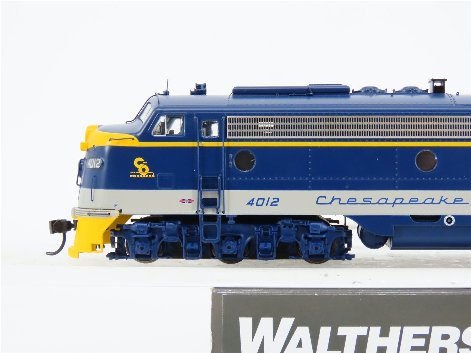 HO Walthers Proto 920-42362 C&O Chesapeake & Ohio E8A Diesel #4012 w/DCC & Sound