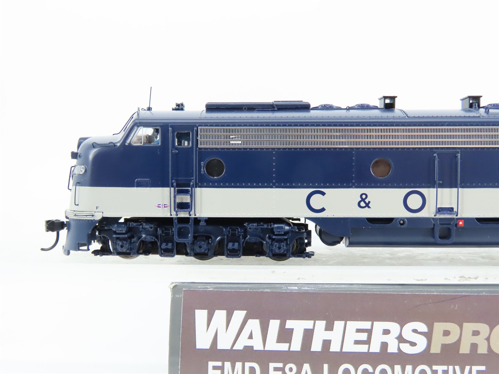 HO Walthers Proto 920-42912 C&O Chesapeake & Ohio E8A Diesel #4015 w/DCC & Sound
