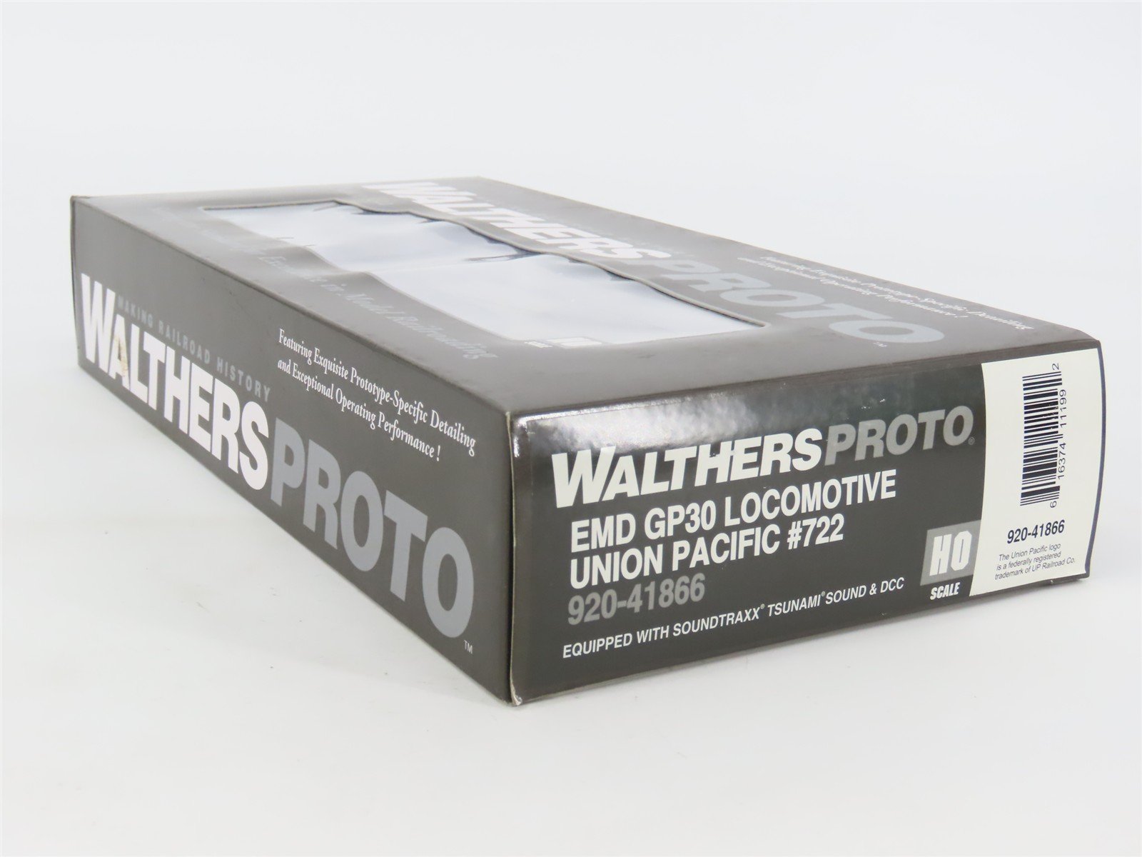 HO Walthers Proto 920-41866 UP Union Pacific EMD GP30 Diesel #722 w/ DCC & Sound