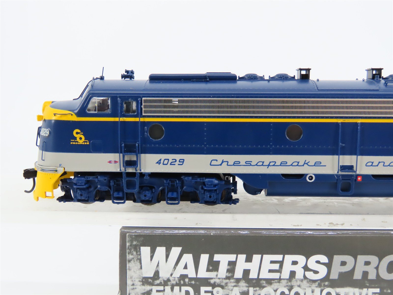 HO Walthers Proto 920-42363 C&O Chesapeake & Ohio E8A Diesel #4029 w/DCC & Sound