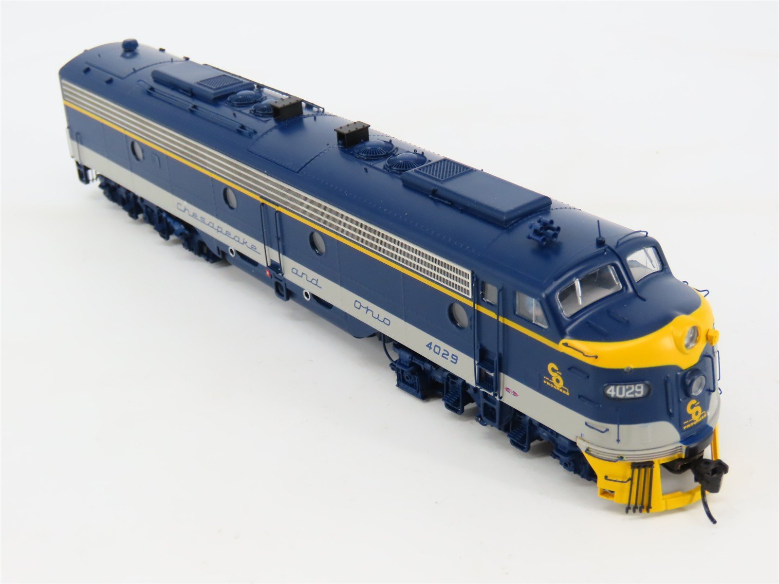 HO Walthers Proto 920-42363 C&O Chesapeake & Ohio E8A Diesel #4029 w/DCC & Sound