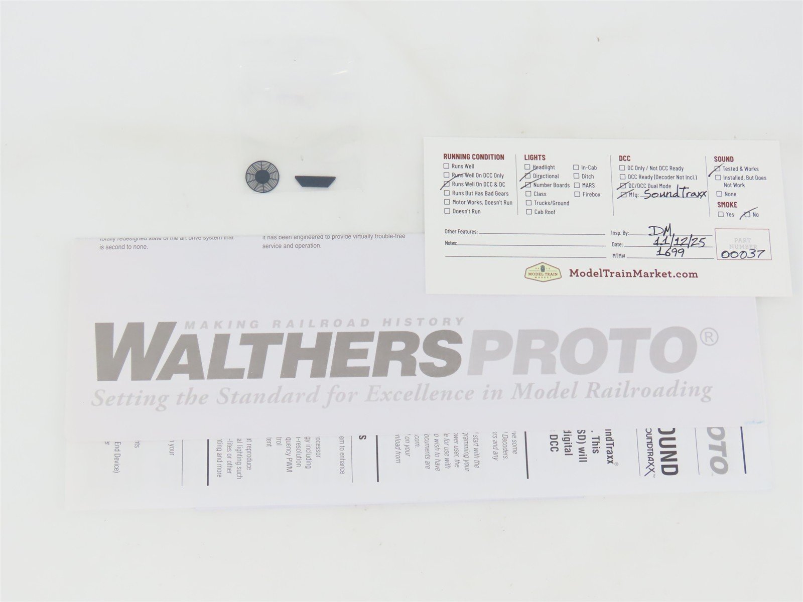 HO Walthers Proto 920-42155 C&O EMD GP35 Ph. II Diesel #3584 w/ DCC & Sound