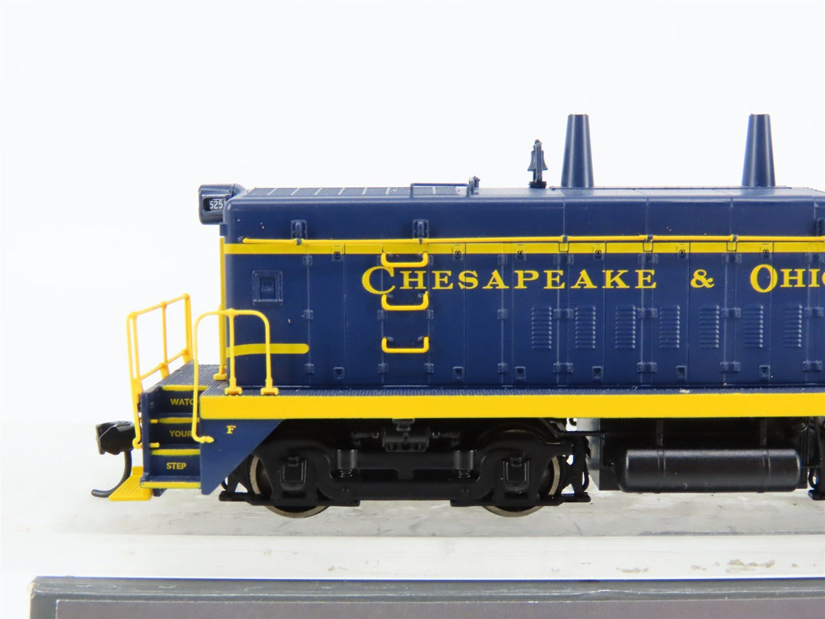 HO Walthers Proto 920-41501 C&amp;O Chesapeake &amp; Ohio SW9 Diesel #5251 w/DCC &amp; Sound