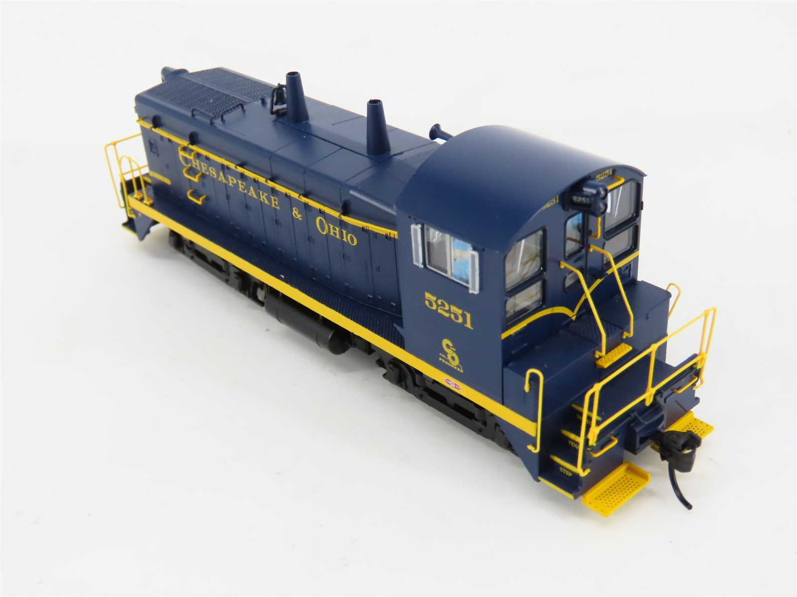 HO Walthers Proto 920-41501 C&O Chesapeake & Ohio SW9 Diesel #5251 w/DCC & Sound