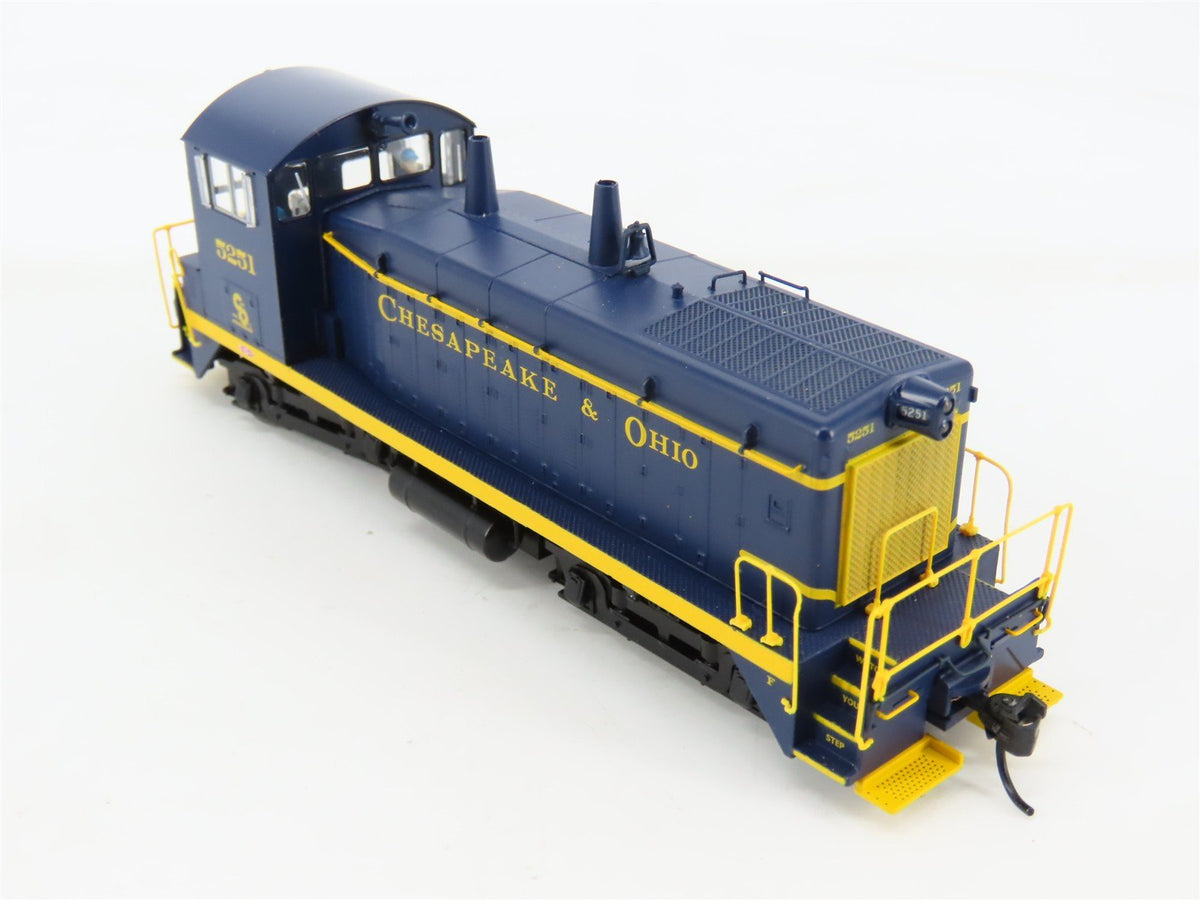 HO Walthers Proto 920-41501 C&amp;O Chesapeake &amp; Ohio SW9 Diesel #5251 w/DCC &amp; Sound