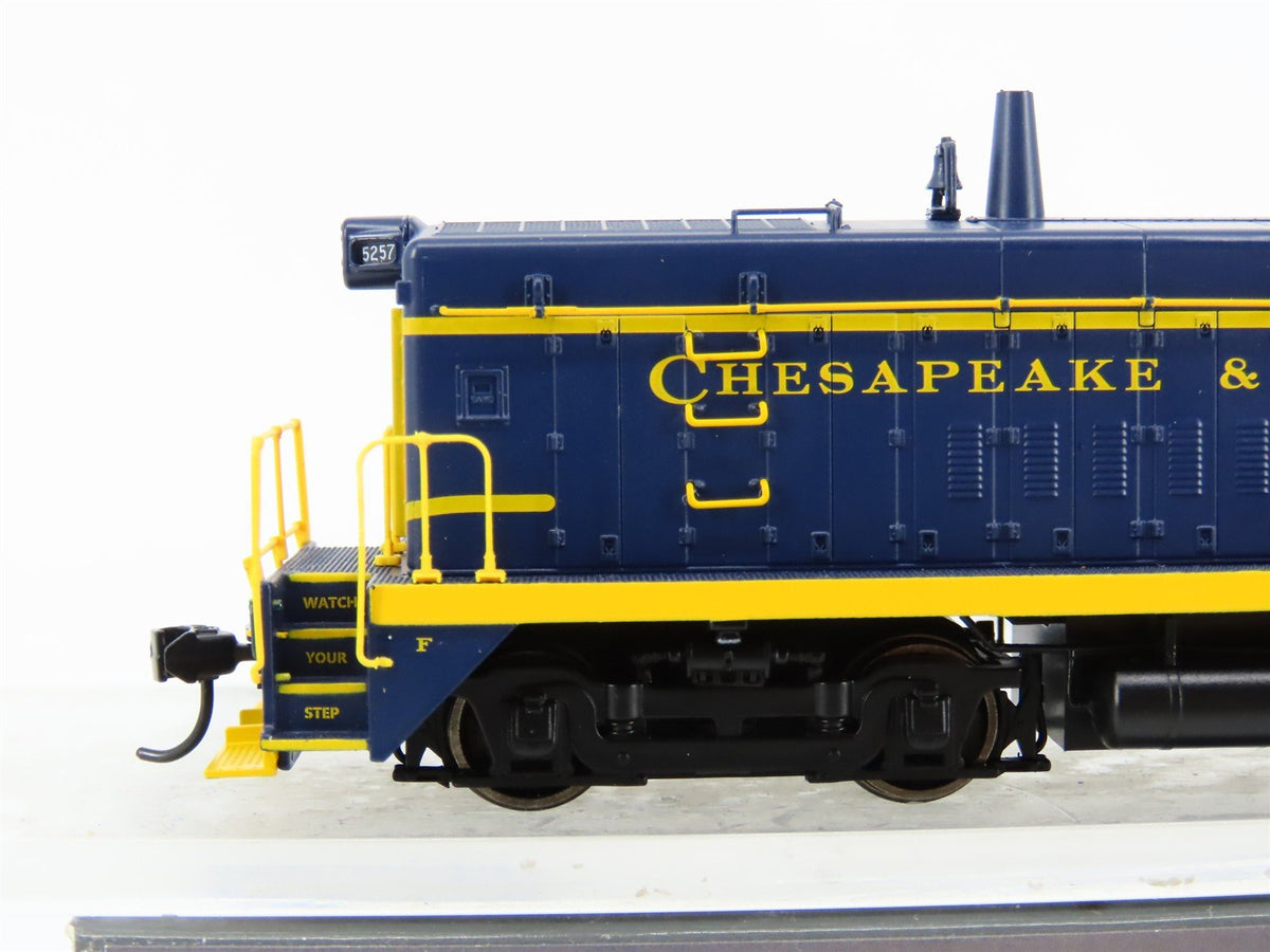 HO Walthers Proto 920-41502 C&amp;O Chesapeake &amp; Ohio SW9 Diesel #5257 w/DCC &amp; Sound