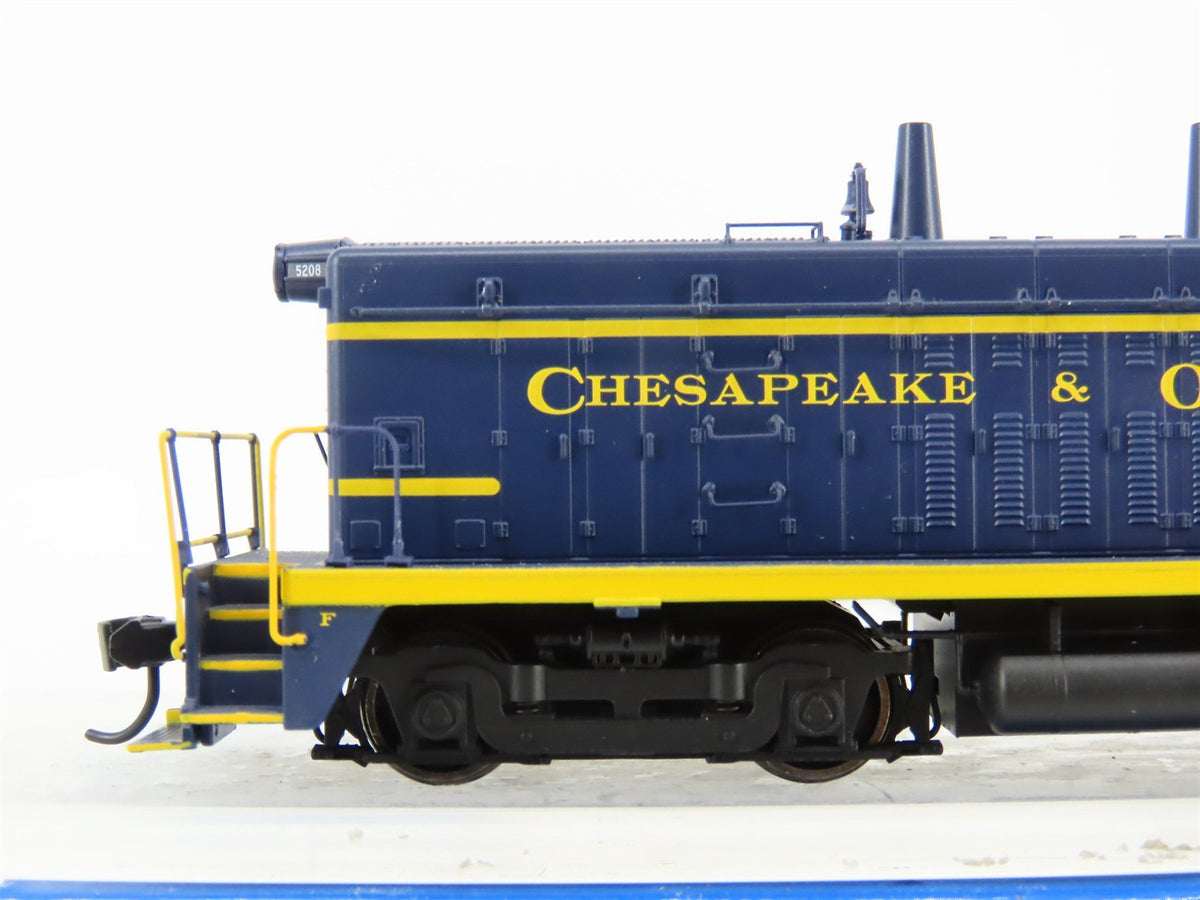 HO Walthers Mainline 910-20613 C&amp;O EMD NW2 Ph. V Diesel #5208 w/ DCC &amp; Sound