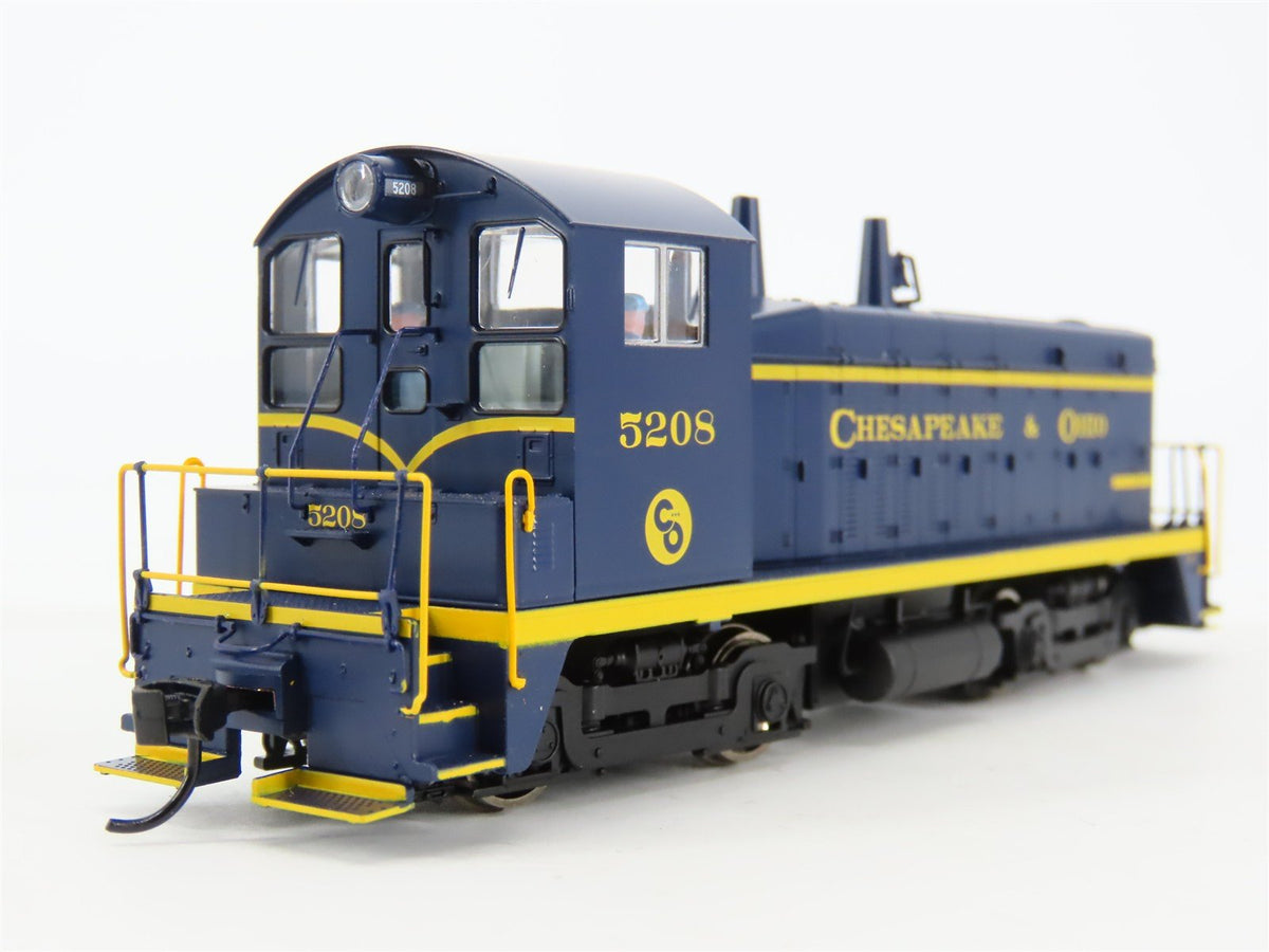 HO Walthers Mainline 910-20613 C&amp;O EMD NW2 Ph. V Diesel #5208 w/ DCC &amp; Sound