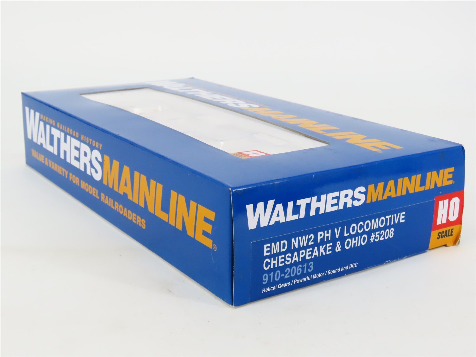 HO Walthers Mainline 910-20613 C&O EMD NW2 Ph. V Diesel #5208 w/ DCC & Sound