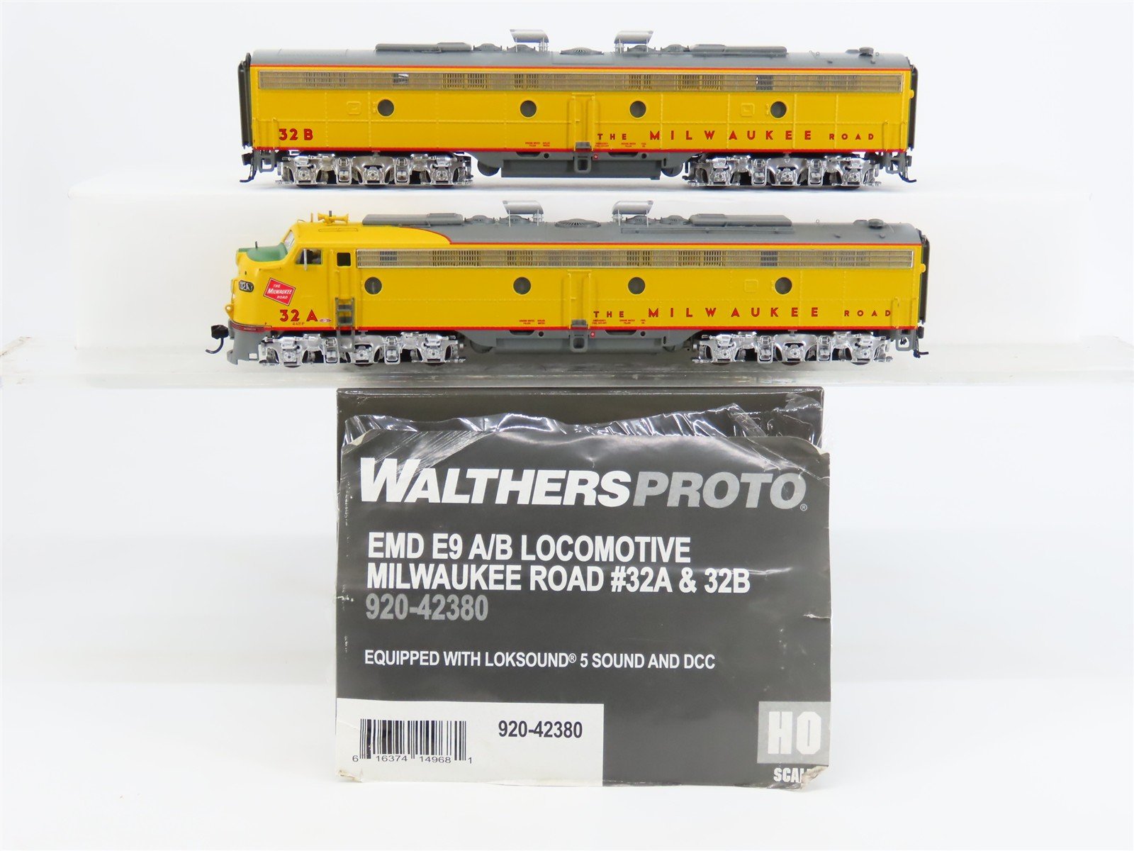HO Walthers Proto 920-42380 MILW "UP Paint" EMD E9A/B Diesel Set w/ DCC & Sound