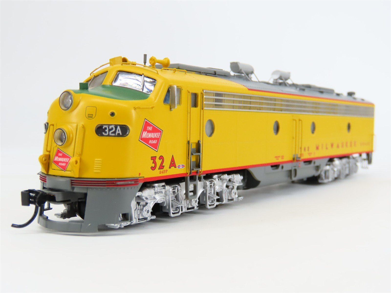 HO Walthers Proto 920-42380 MILW 