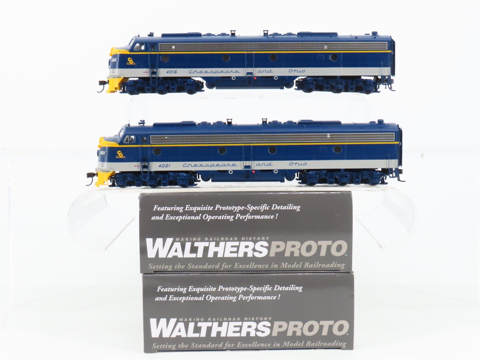 HO Walthers Proto 920-42360 C&O Chesapeake & Ohio E8A/A Diesel Set w/DCC & Sound