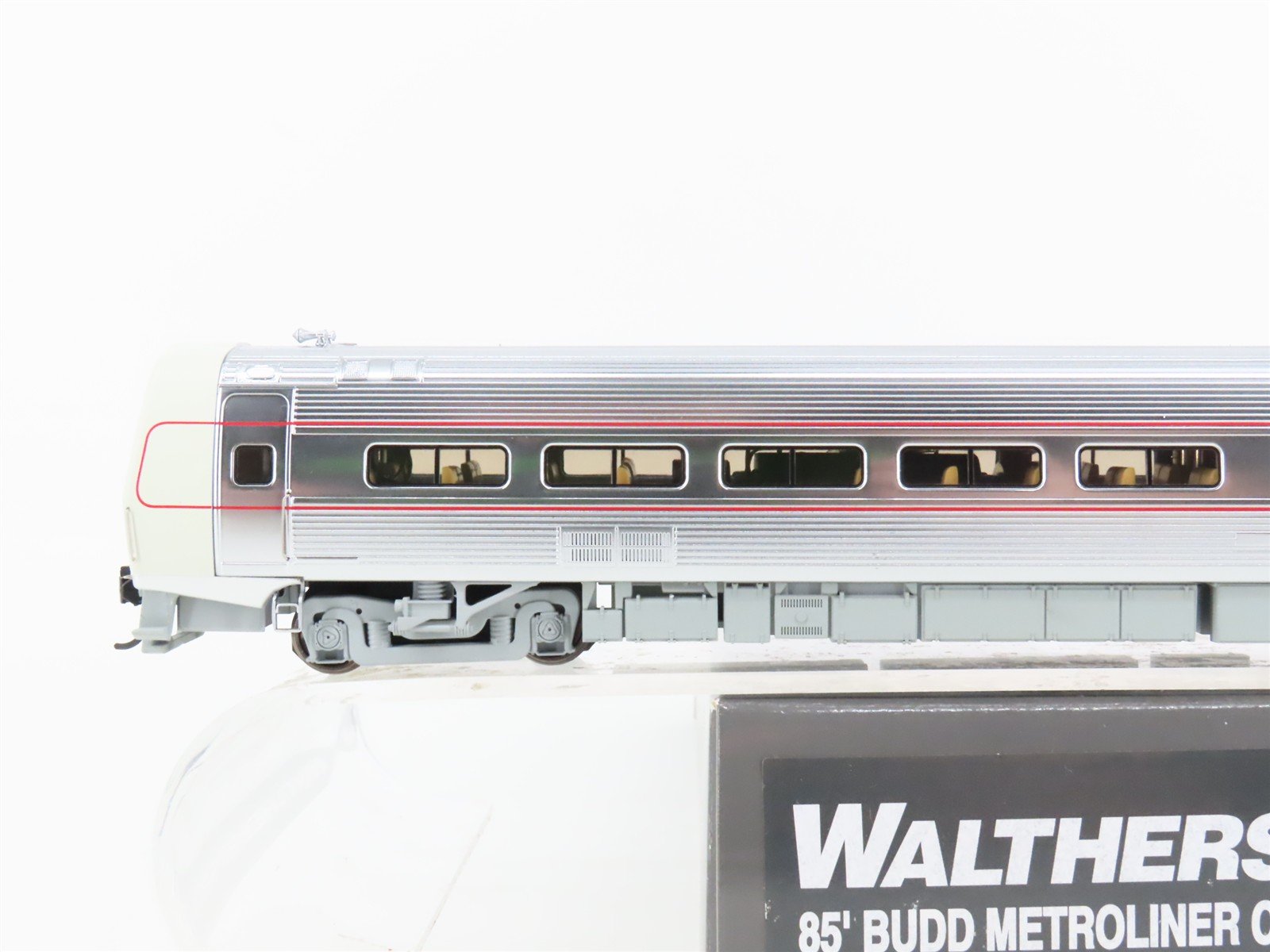 HO Walthers Proto 920-14843 PC/AMTK Budd 85' Metroliner Electric w/ DCC & Sound