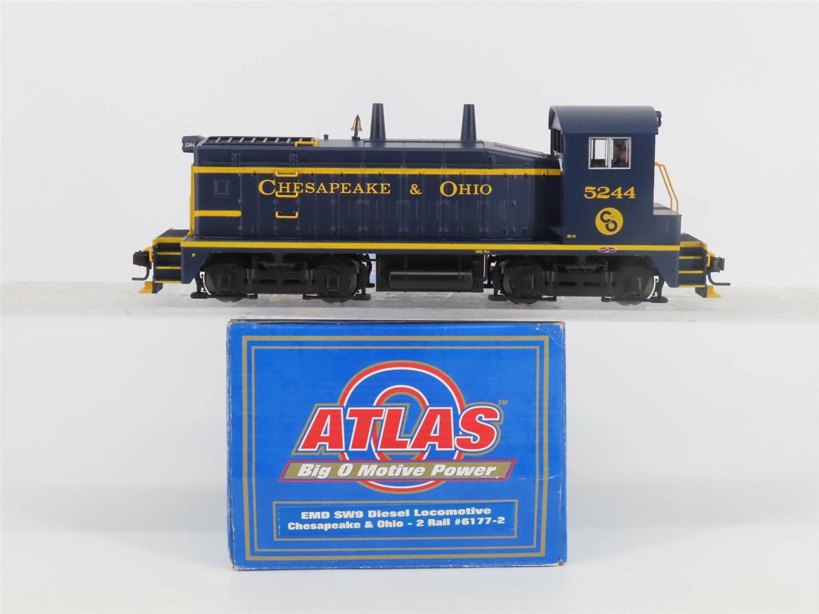 O Scale 2-Rail Atlas 6177-2 C&O Chesapeake & Ohio EMD SW9 Diesel Switcher #5244