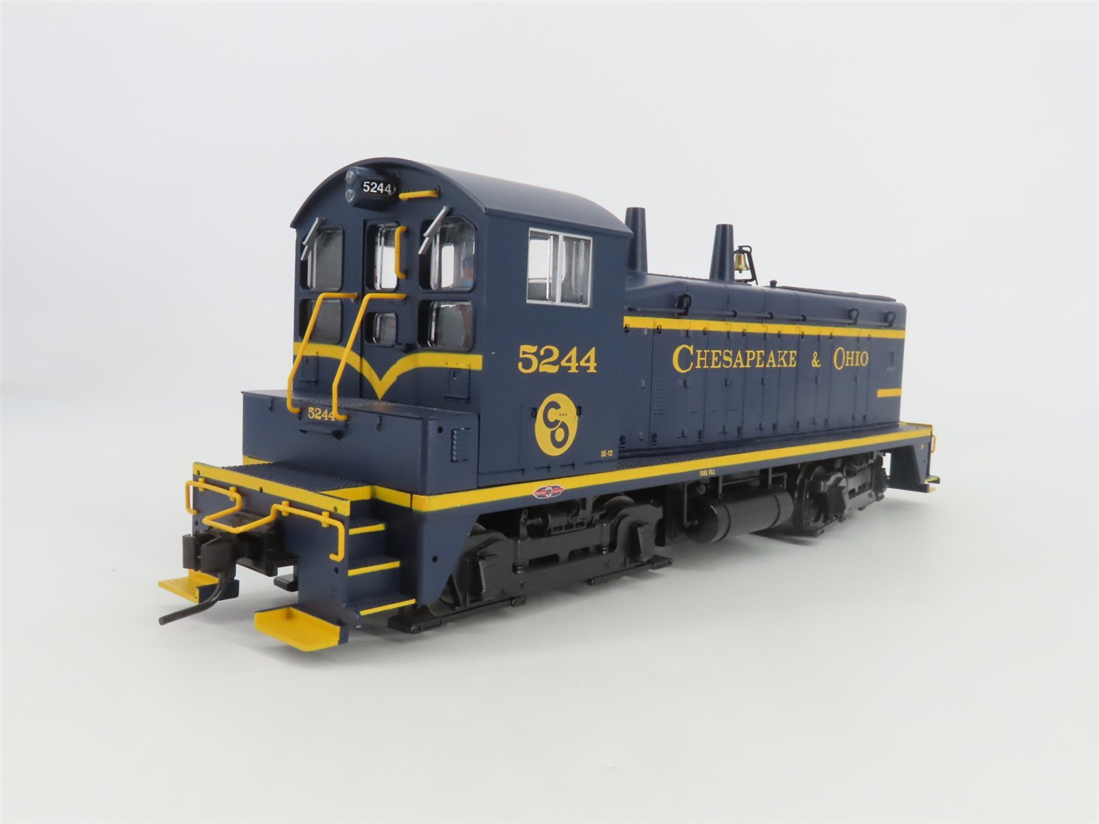 O Scale 2-Rail Atlas 6177-2 C&O Chesapeake & Ohio EMD SW9 Diesel Switcher #5244