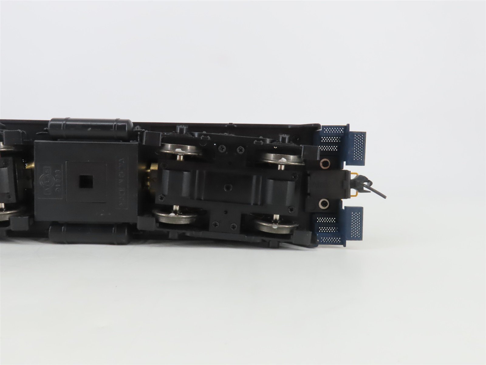 O Scale 2-Rail Atlas 6177-2 C&O Chesapeake & Ohio EMD SW9 Diesel Switcher #5244