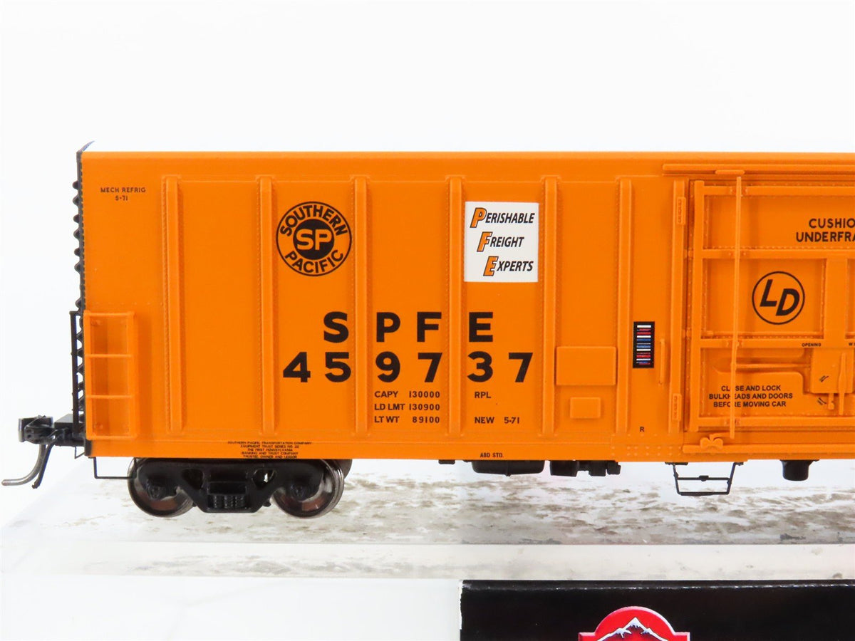 HO Scale InterMountain 48813-03* SPFE Pacific Fruit Express Reefer #459737