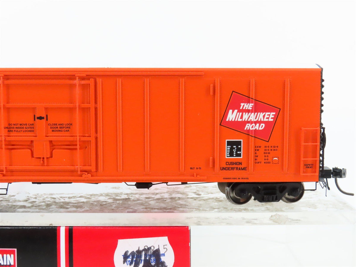 HO Scale InterMountain 48815-03* MILW Milwaukee Road Mechanical Reefer #9833