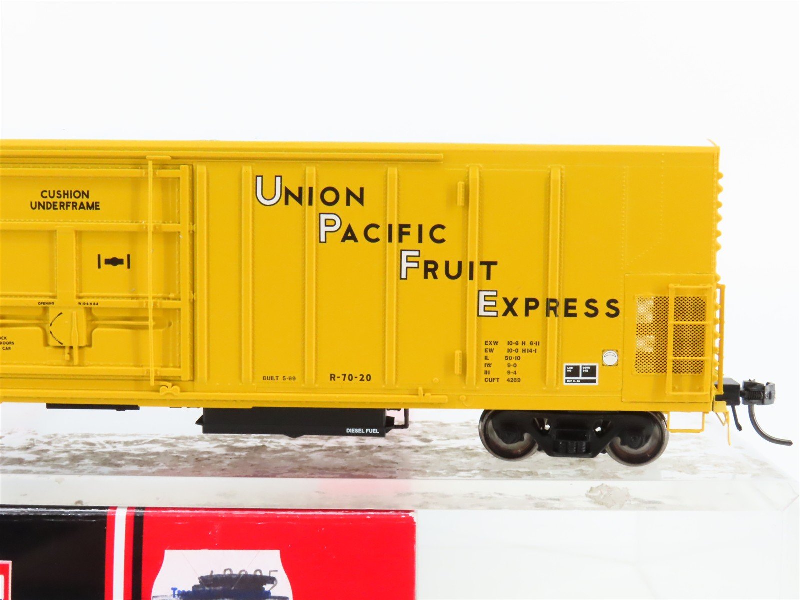 HO Scale InterMountain 48805-11* UPFE Union Pacific Fruit Express Reefer #457861