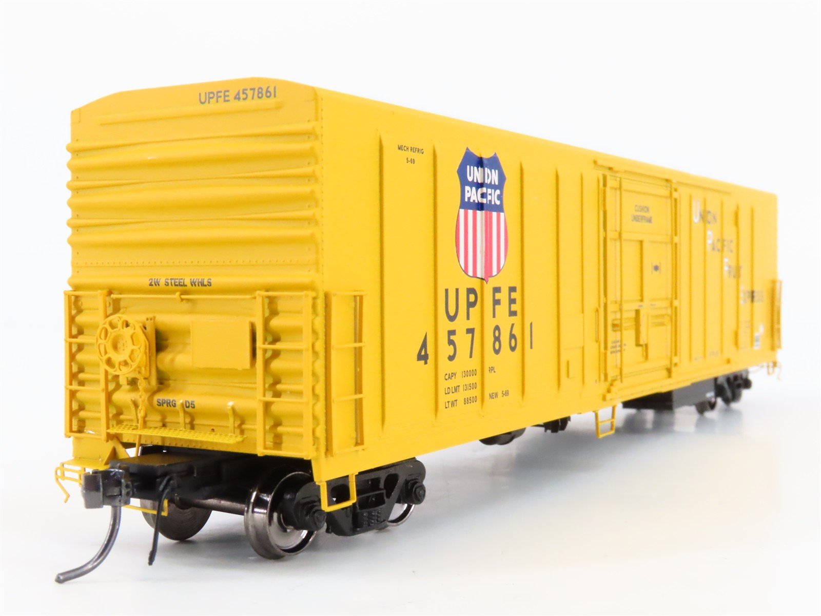 HO Scale InterMountain 48805-11* UPFE Union Pacific Fruit Express Reefer #457861