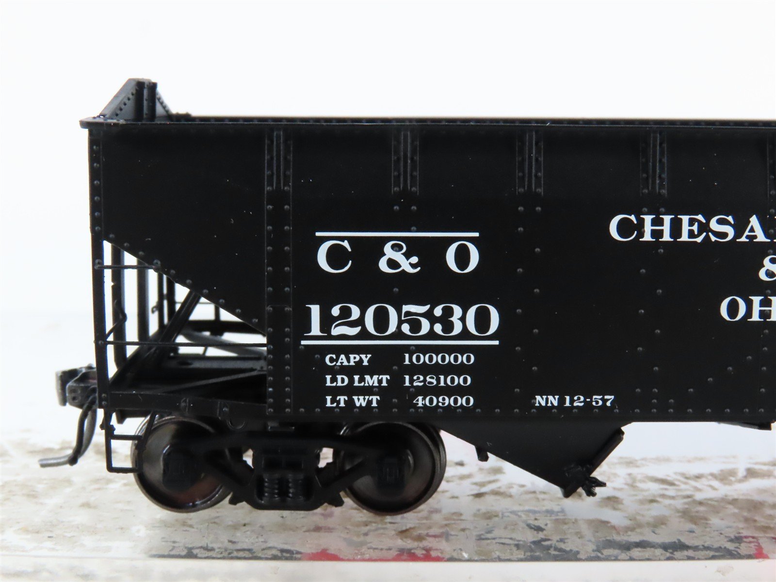 HO Scale InterMountain 47169-07 C&O Chesapeake & Ohio 2-Bay Open Hopper #120530