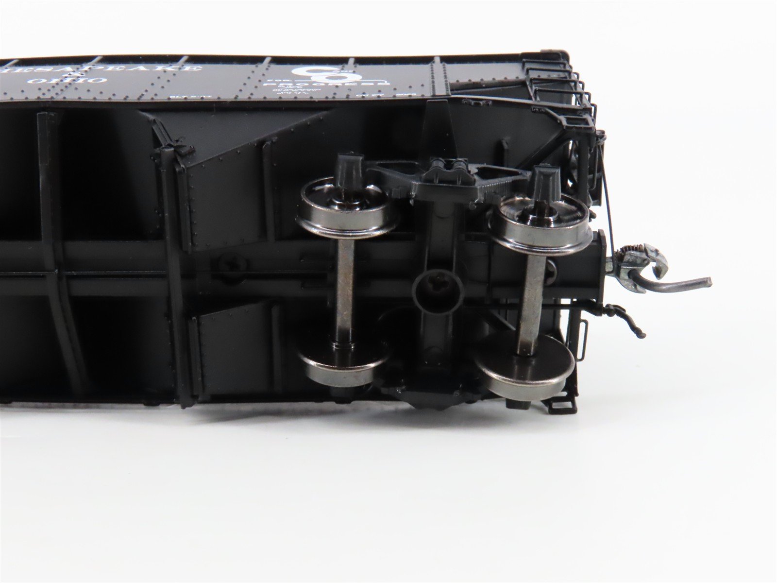 HO Scale InterMountain 47169-07 C&O Chesapeake & Ohio 2-Bay Open Hopper #120530