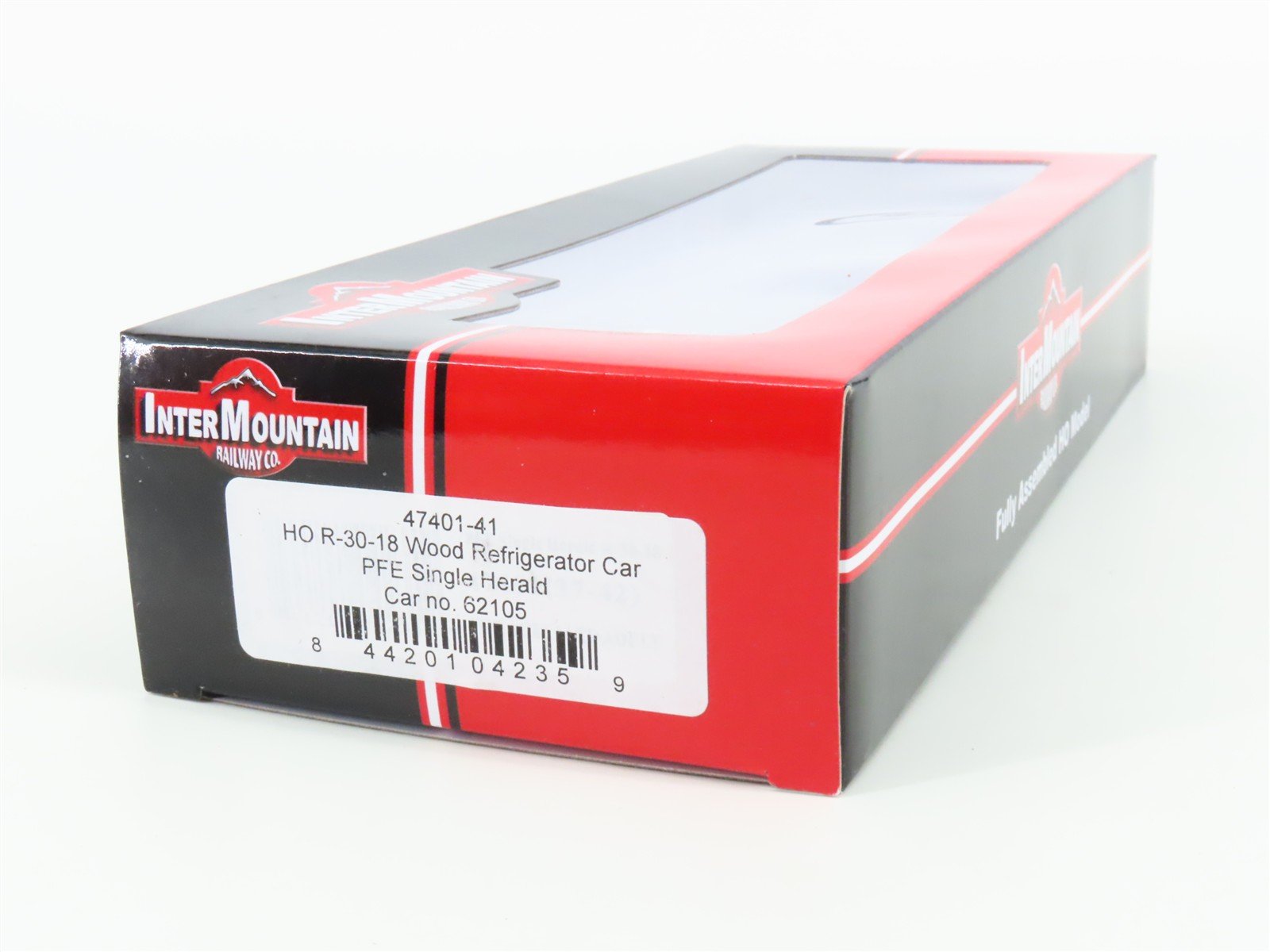 HO Scale InterMountain 47401-41 PFE Pacific Fruit Express Reefer #62105