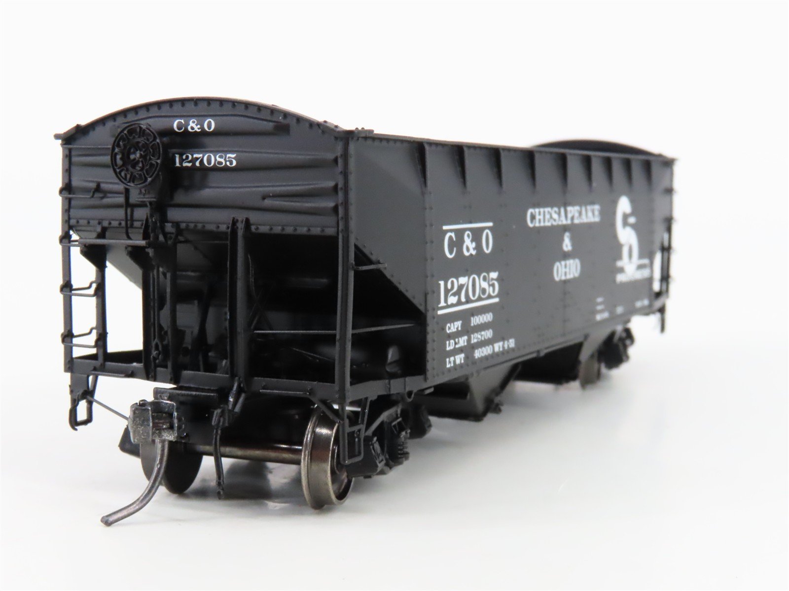 HO Scale InterMountain 47170-11* C&O Chesapeake & Ohio 2-Bay Open Hopper #127085