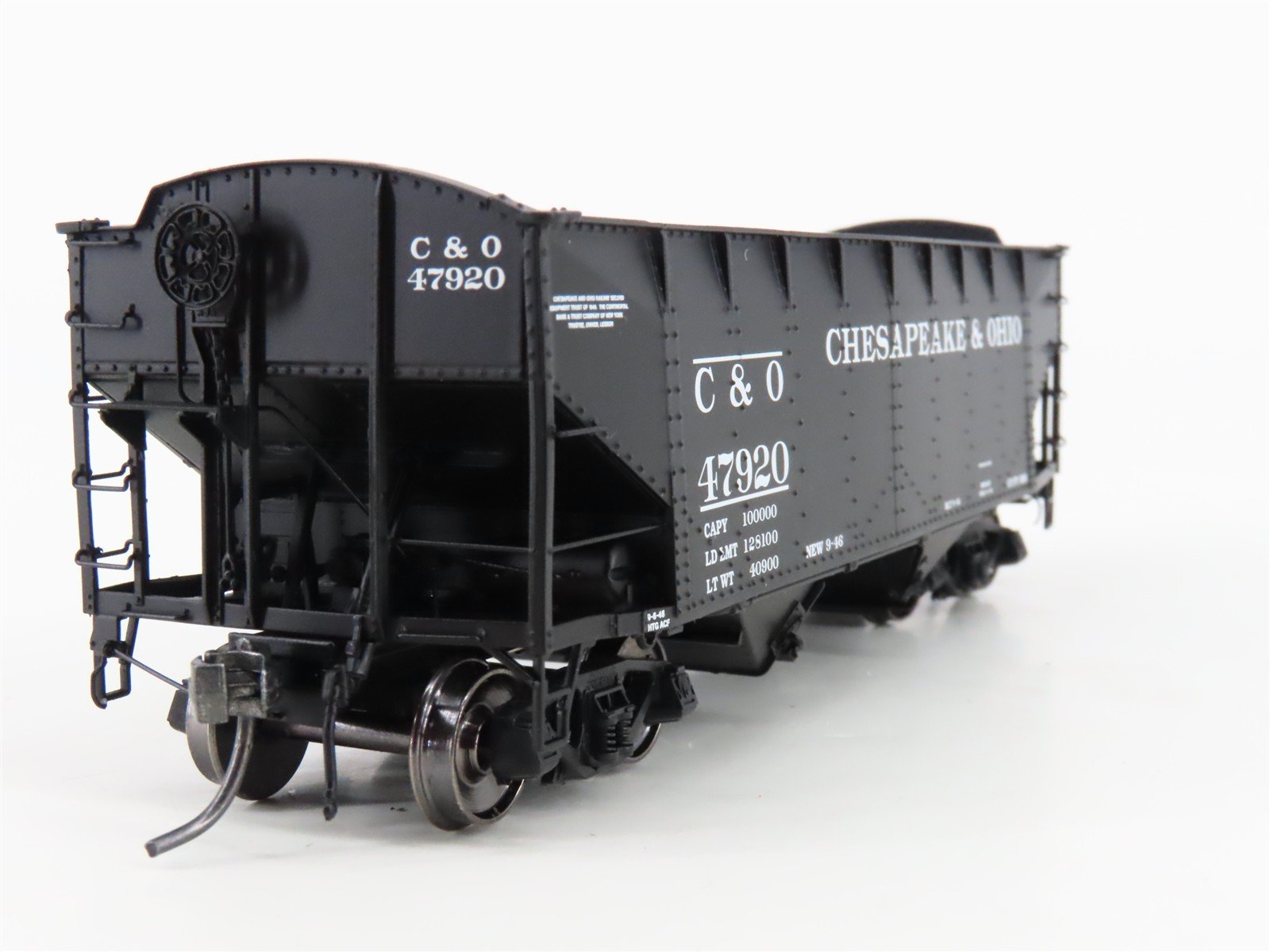 HO Scale InterMountain 47172-05* C&O Chesapeake & Ohio 2-Bay Open Hopper #47920