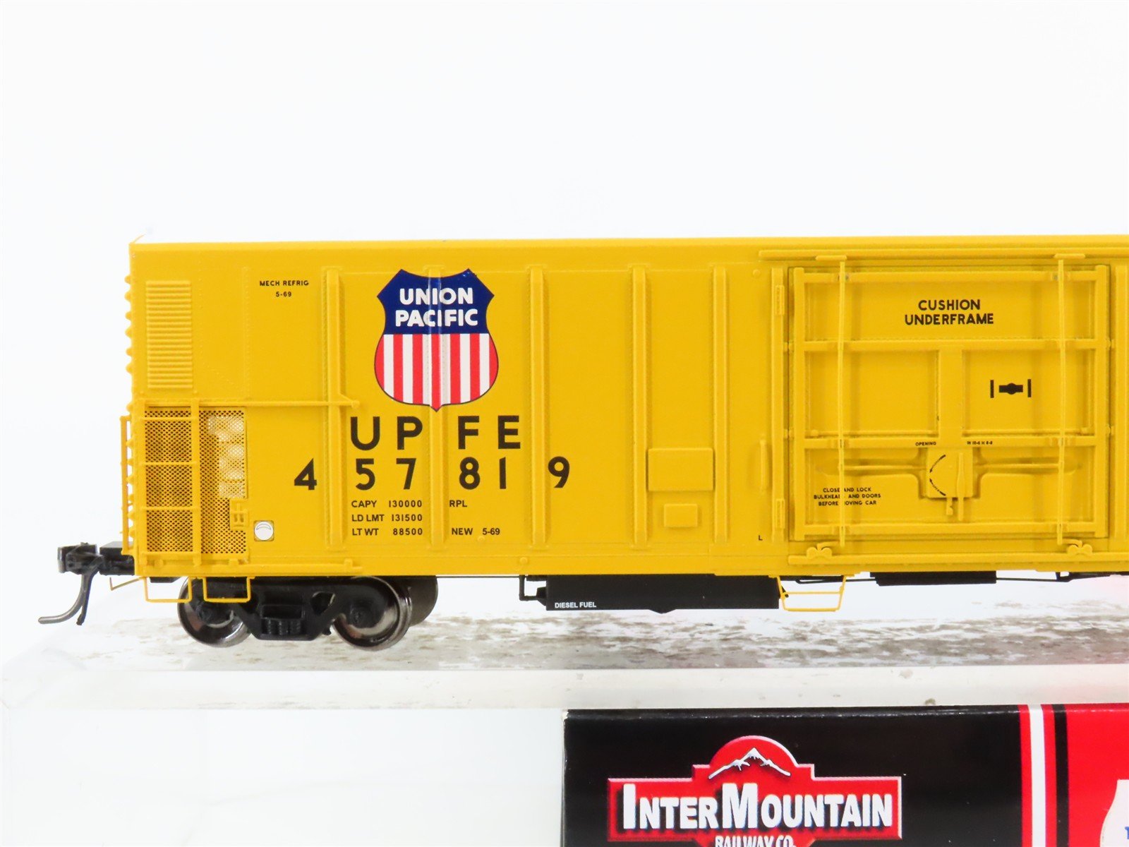 HO Scale InterMountain 48805-10* UPFE Union Pacific Fruit Express Reefer #457819