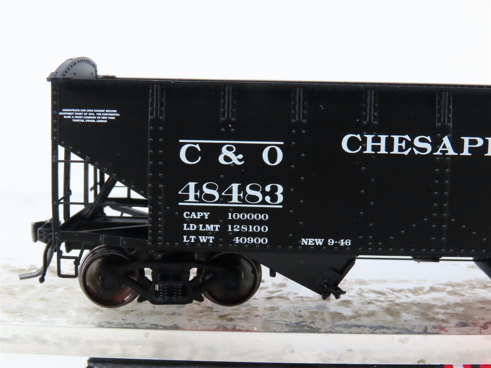 HO Scale InterMountain 47172-10* C&O Chesapeake & Ohio 2-Bay Open Hopper #48483