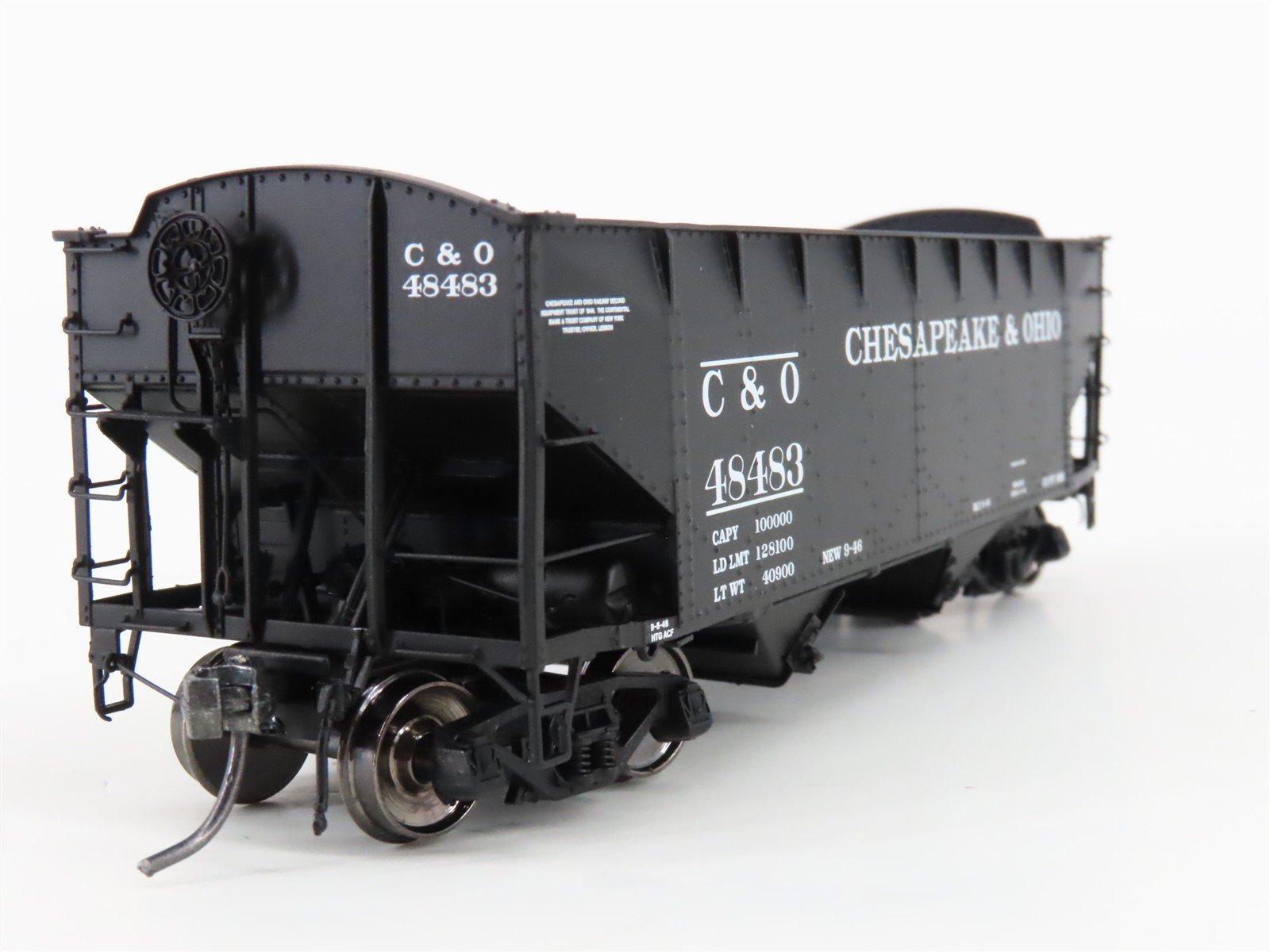 HO Scale InterMountain 47172-10* C&O Chesapeake & Ohio 2-Bay Open Hopper #48483