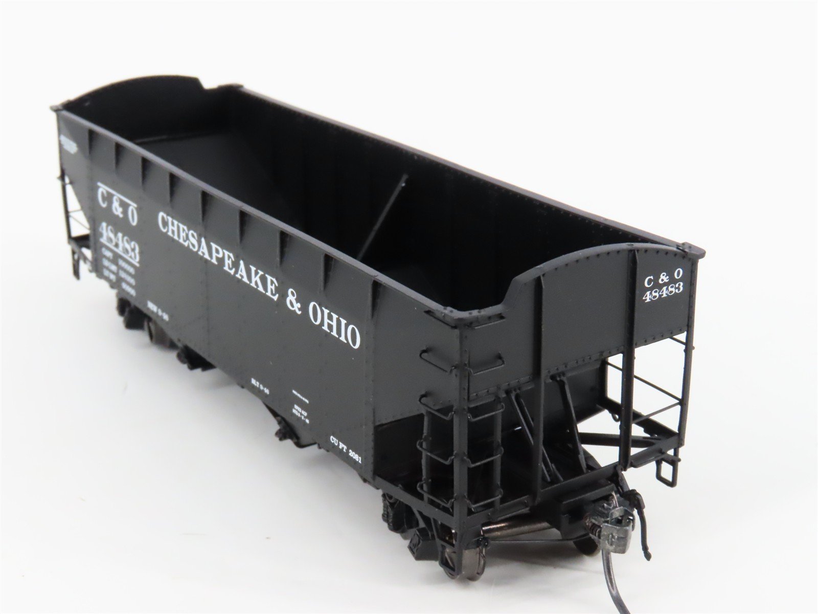 HO Scale InterMountain 47172-10* C&O Chesapeake & Ohio 2-Bay Open Hopper #48483