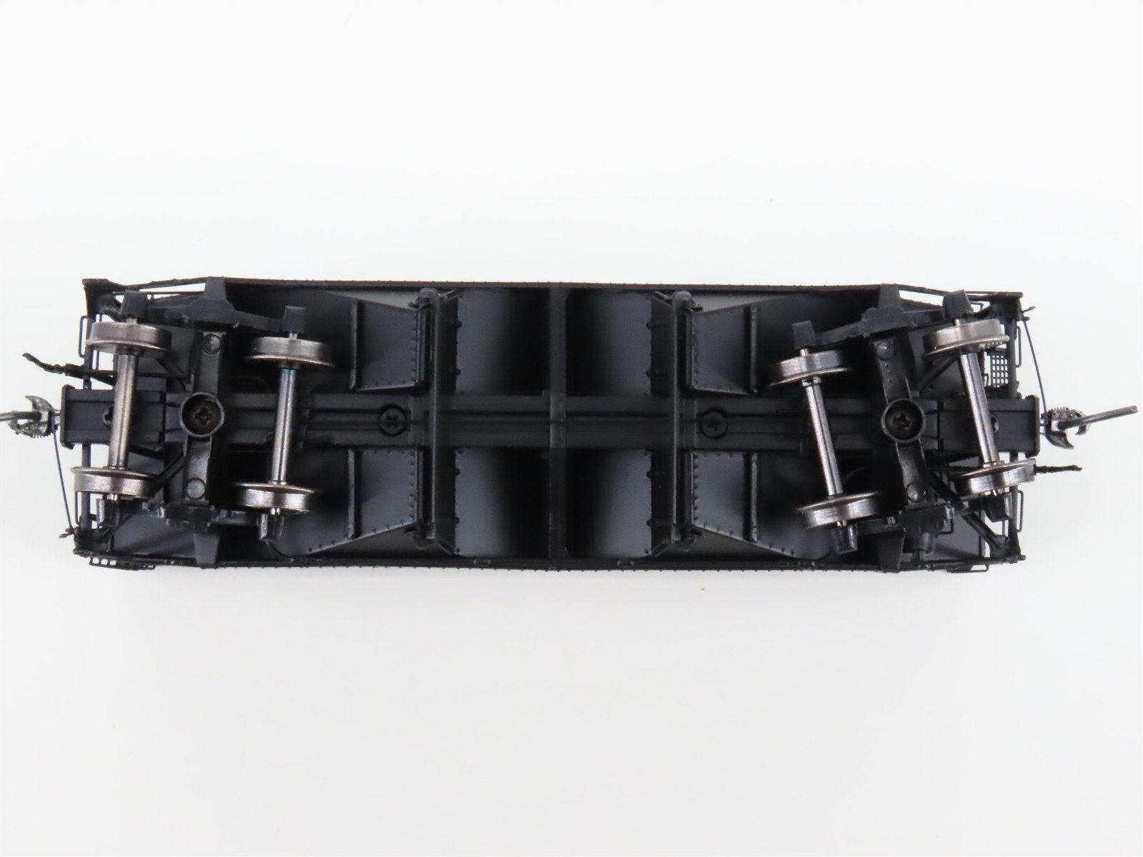 HO Scale InterMountain 47172-10* C&O Chesapeake & Ohio 2-Bay Open Hopper #48483