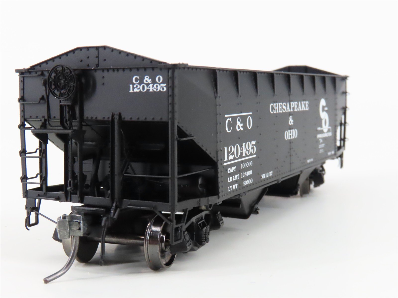 HO Scale InterMountain 47169-06 C&O Chesapeake & Ohio 2-Bay Open Hopper #120495