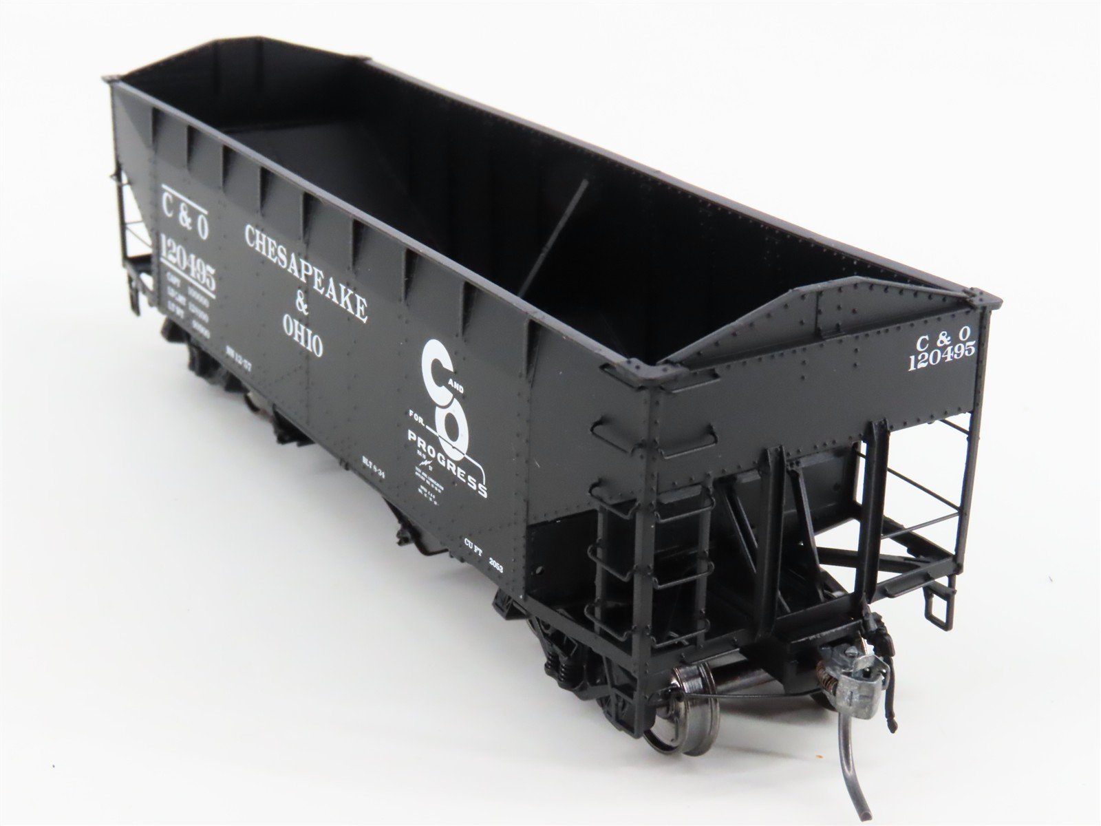 HO Scale InterMountain 47169-06 C&O Chesapeake & Ohio 2-Bay Open Hopper #120495