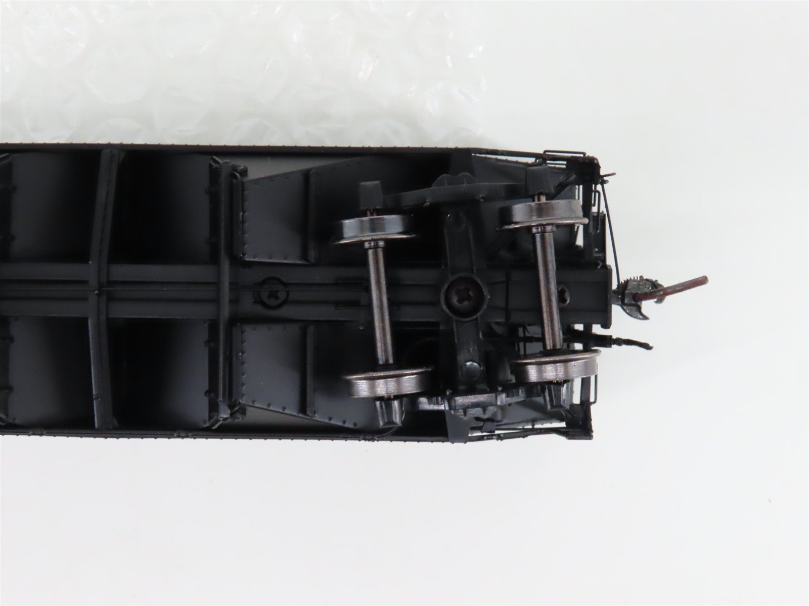 HO Scale InterMountain 47167-07* C&O Chesapeake & Ohio 2-Bay Open Hopper #121426