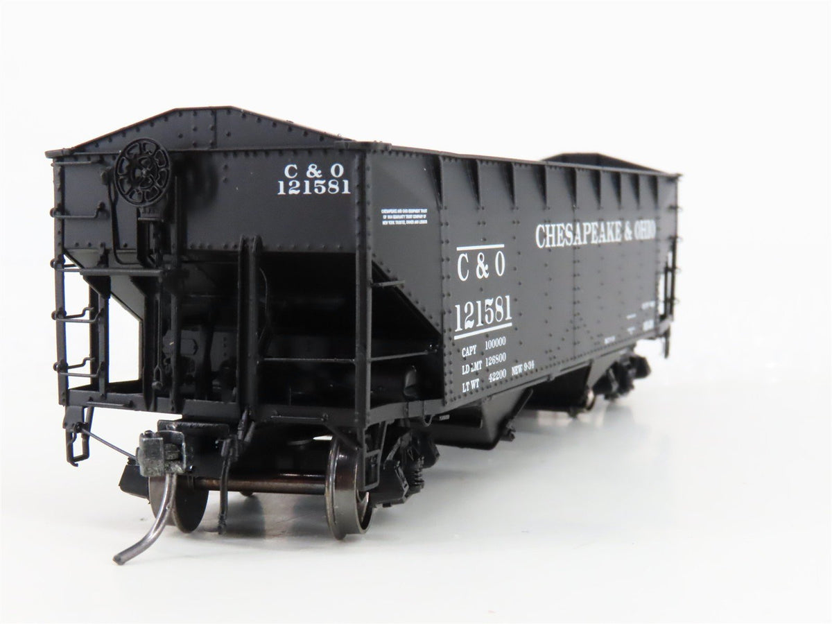 HO Scale InterMountain 47167-08* C&amp;O Chesapeake &amp; Ohio 2-Bay Open Hopper #121581