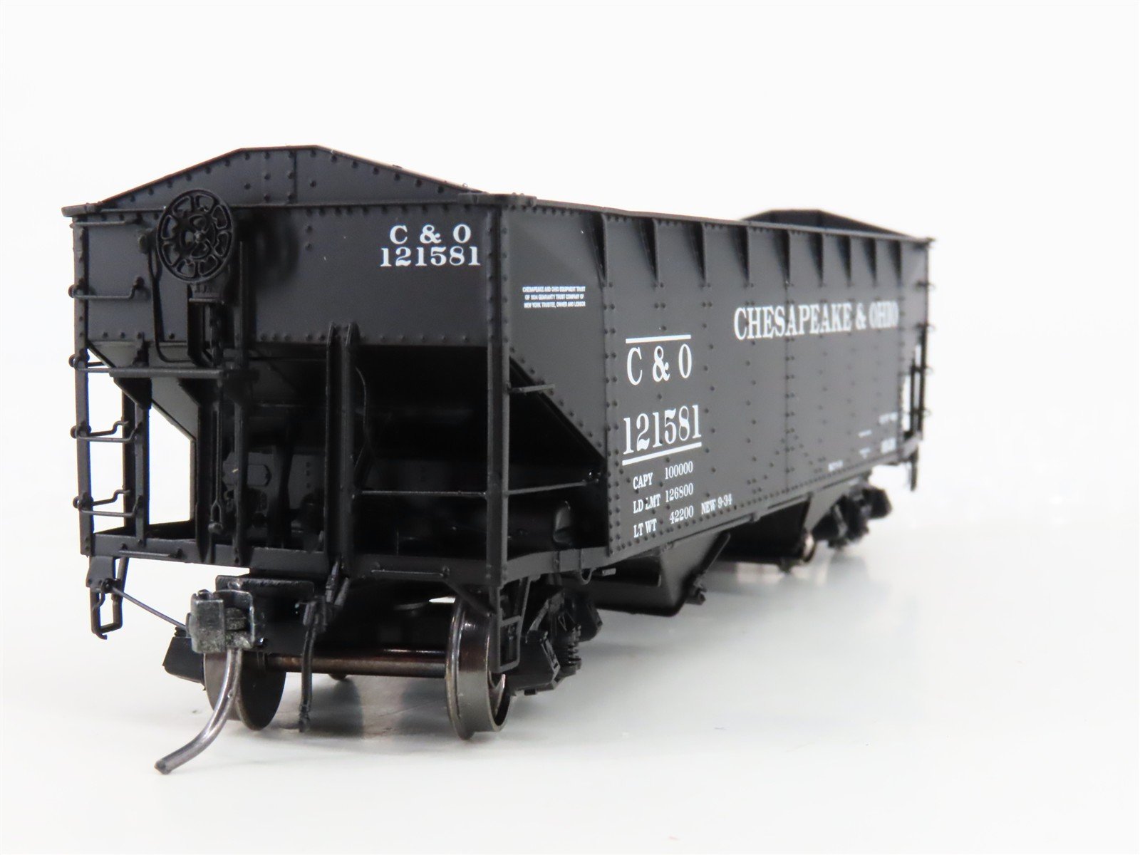 HO Scale InterMountain 47167-08* C&O Chesapeake & Ohio 2-Bay Open Hopper #121581