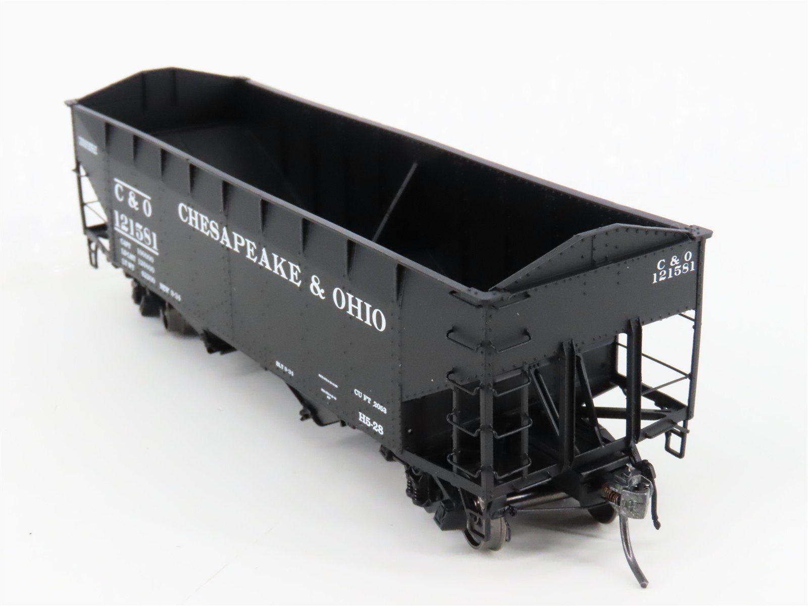 HO Scale InterMountain 47167-08* C&O Chesapeake & Ohio 2-Bay Open Hopper #121581