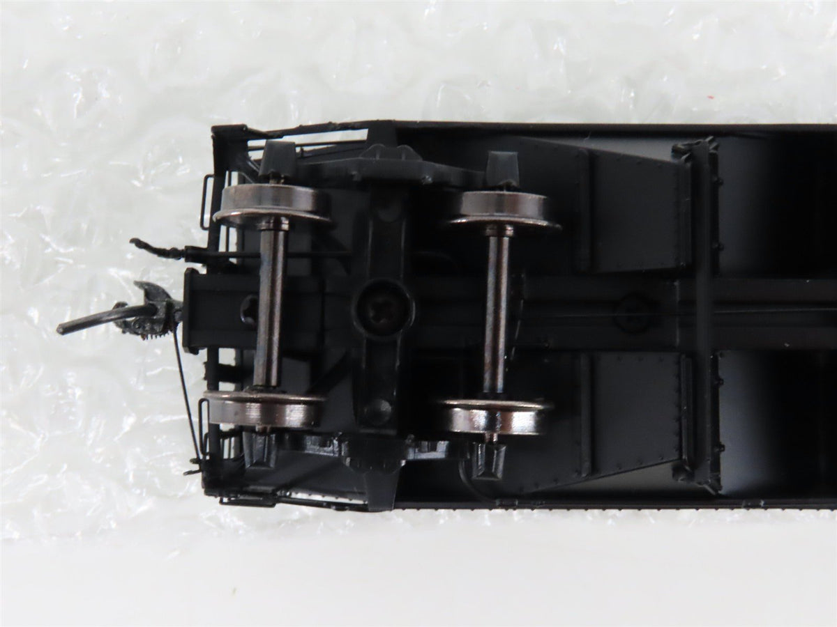 HO Scale InterMountain 47167-08* C&amp;O Chesapeake &amp; Ohio 2-Bay Open Hopper #121581