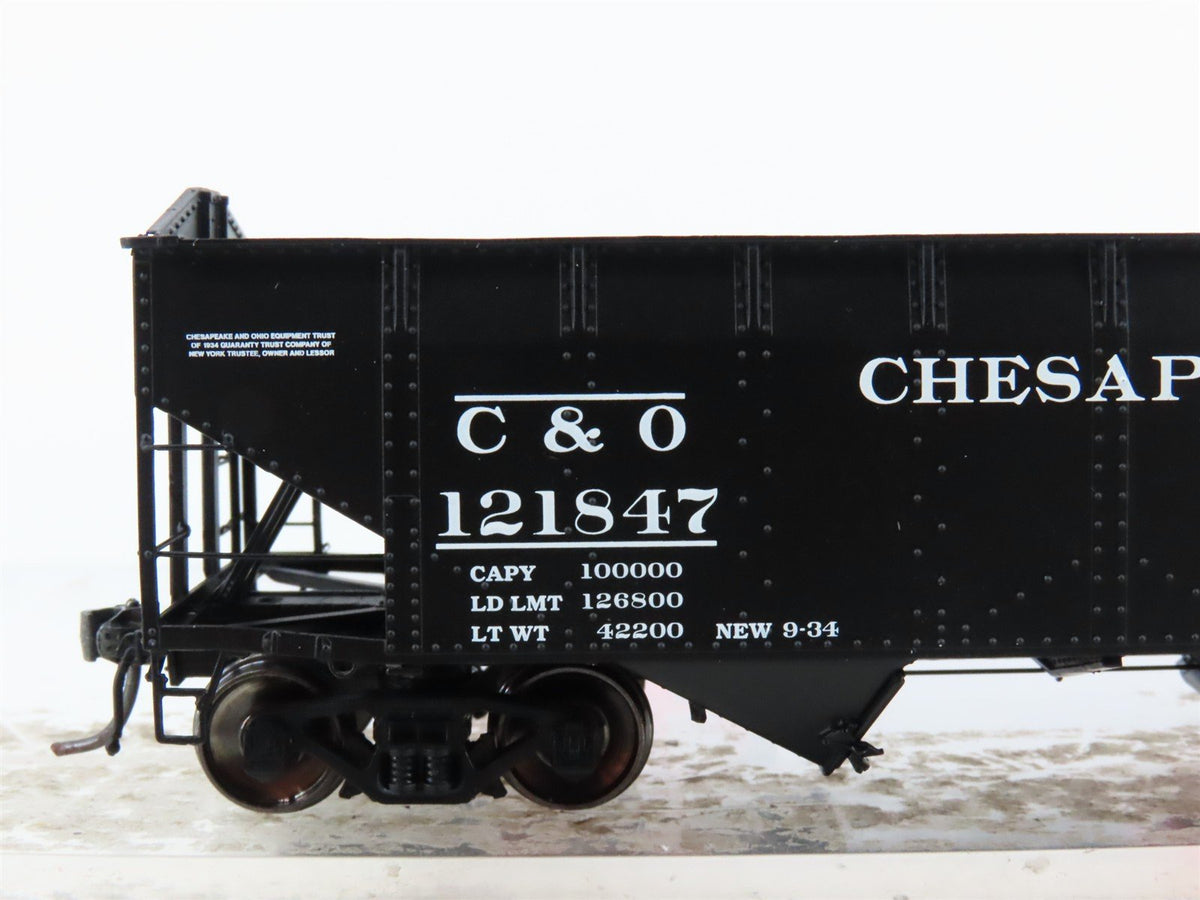 HO Scale InterMountain 47167-12* C&amp;O Chesapeake &amp; Ohio 2-Bay Open Hopper #121847