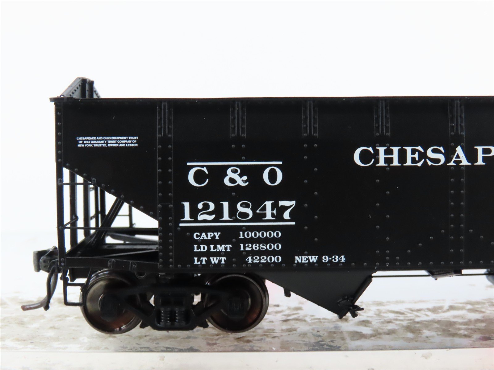 HO Scale InterMountain 47167-12* C&O Chesapeake & Ohio 2-Bay Open Hopper #121847