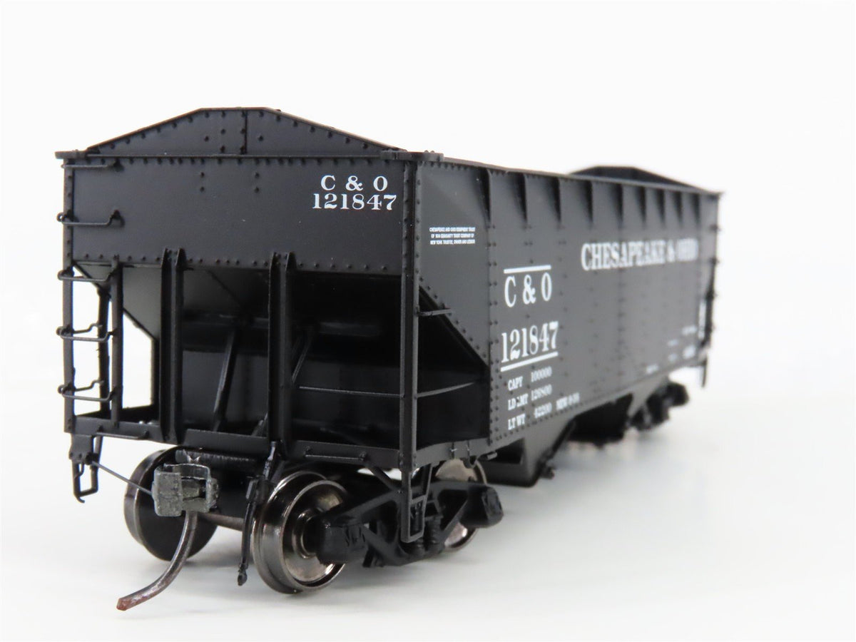HO Scale InterMountain 47167-12* C&amp;O Chesapeake &amp; Ohio 2-Bay Open Hopper #121847