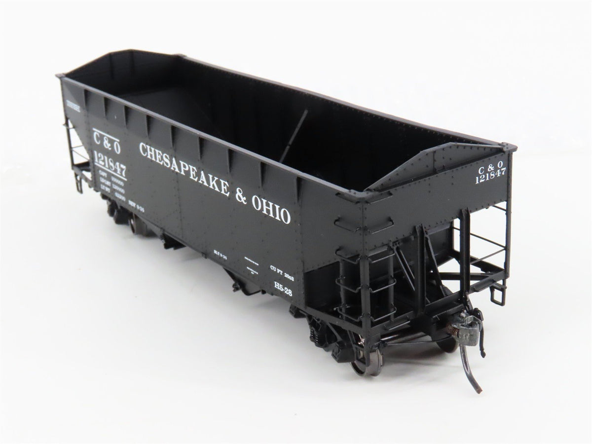 HO Scale InterMountain 47167-12* C&amp;O Chesapeake &amp; Ohio 2-Bay Open Hopper #121847