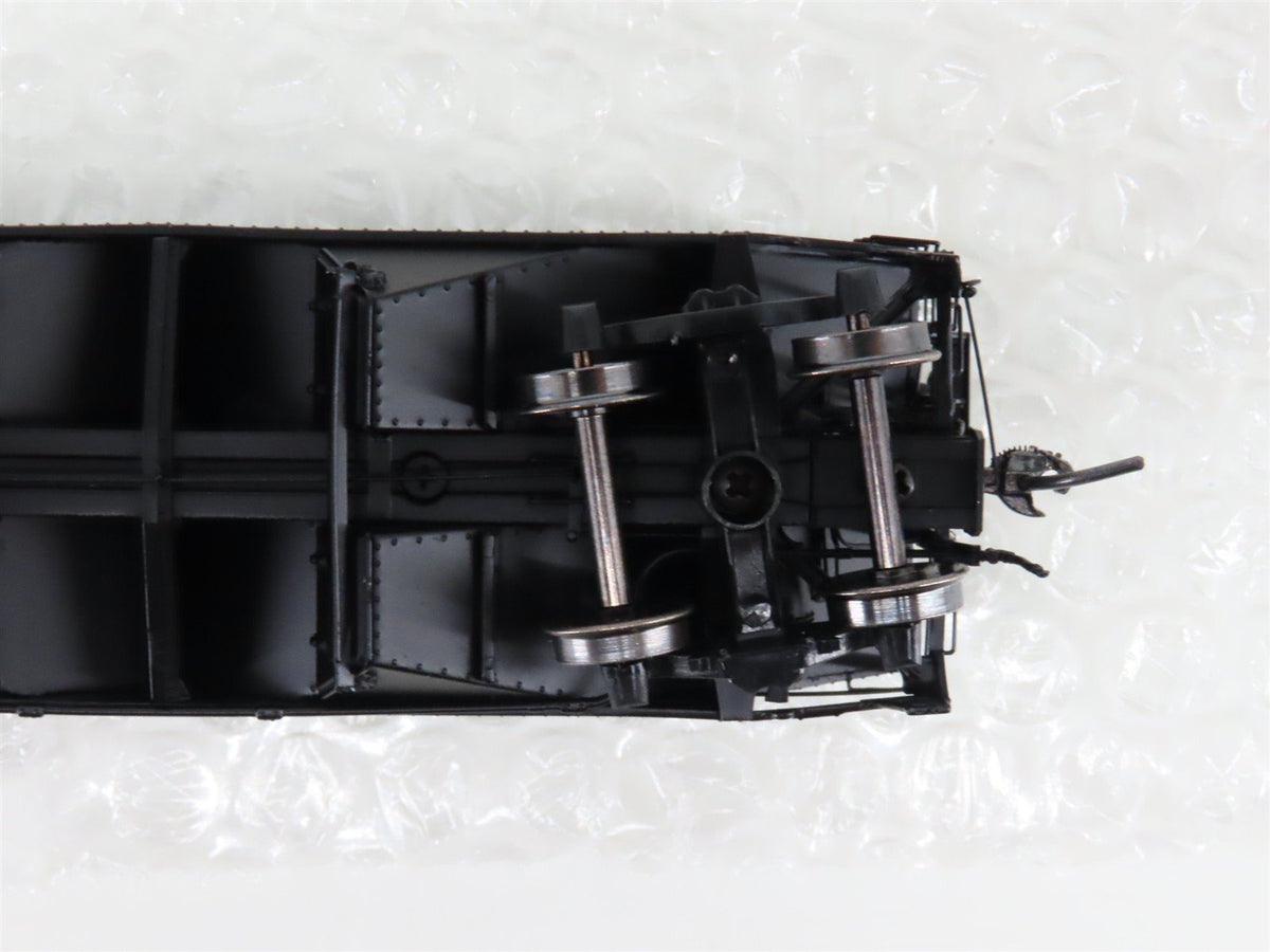 HO Scale InterMountain 47167-12* C&amp;O Chesapeake &amp; Ohio 2-Bay Open Hopper #121847