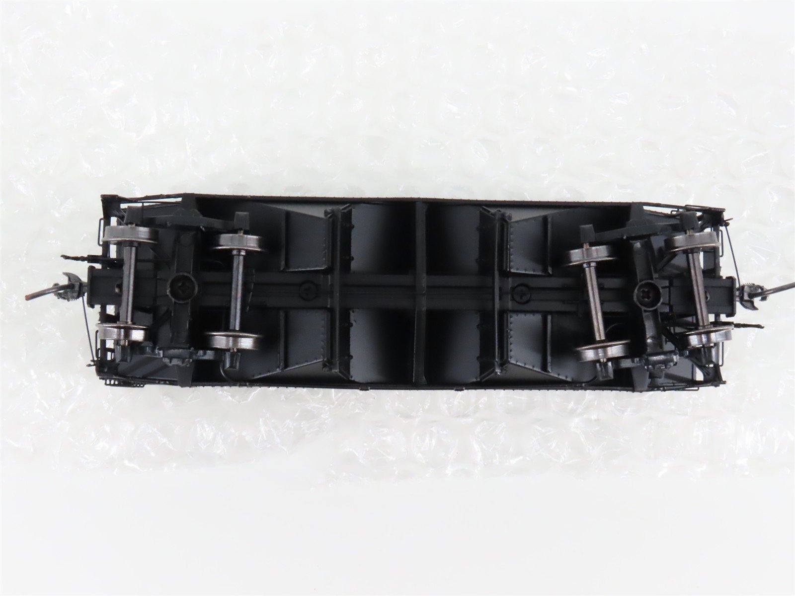 HO Scale InterMountain 47167-12* C&O Chesapeake & Ohio 2-Bay Open Hopper #121847