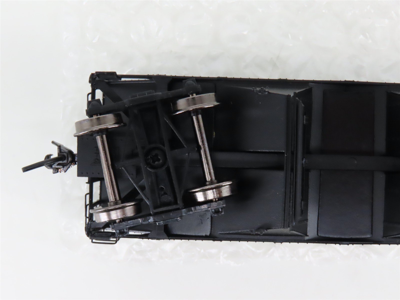 HO Scale InterMountain T452905-12 C&O Chesapeake & Ohio 2-Bay Open Hopper #63905