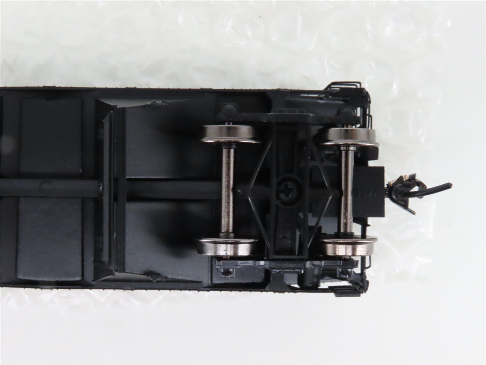 HO Scale InterMountain T452905-12 C&O Chesapeake & Ohio 2-Bay Open Hopper #63905